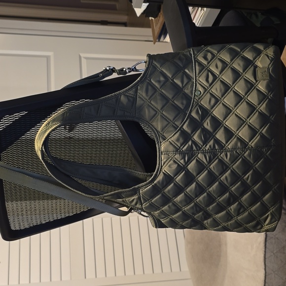 IHKWIP Quilted Everyday Shopper Tote - Picture 3 of 7